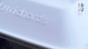 大火煮沸后轉(zhuǎn)小火篤1小時(shí)即可。