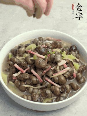 出鍋，撒點蔥花。