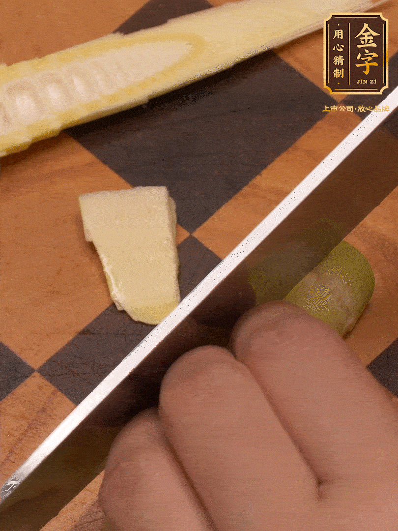 雷筍，剝?nèi)ネ鈿?，切成?>
					</div>
					<span>步驟 3/7</span>
					<p>雷筍，剝?nèi)ネ鈿?，切成?/p>
				</li><li>
					<div   id=