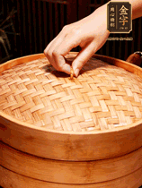 麻辣香腸蒸10分鐘，切成片，蒜苗切斜段，姜蒜干辣椒小米椒切碎